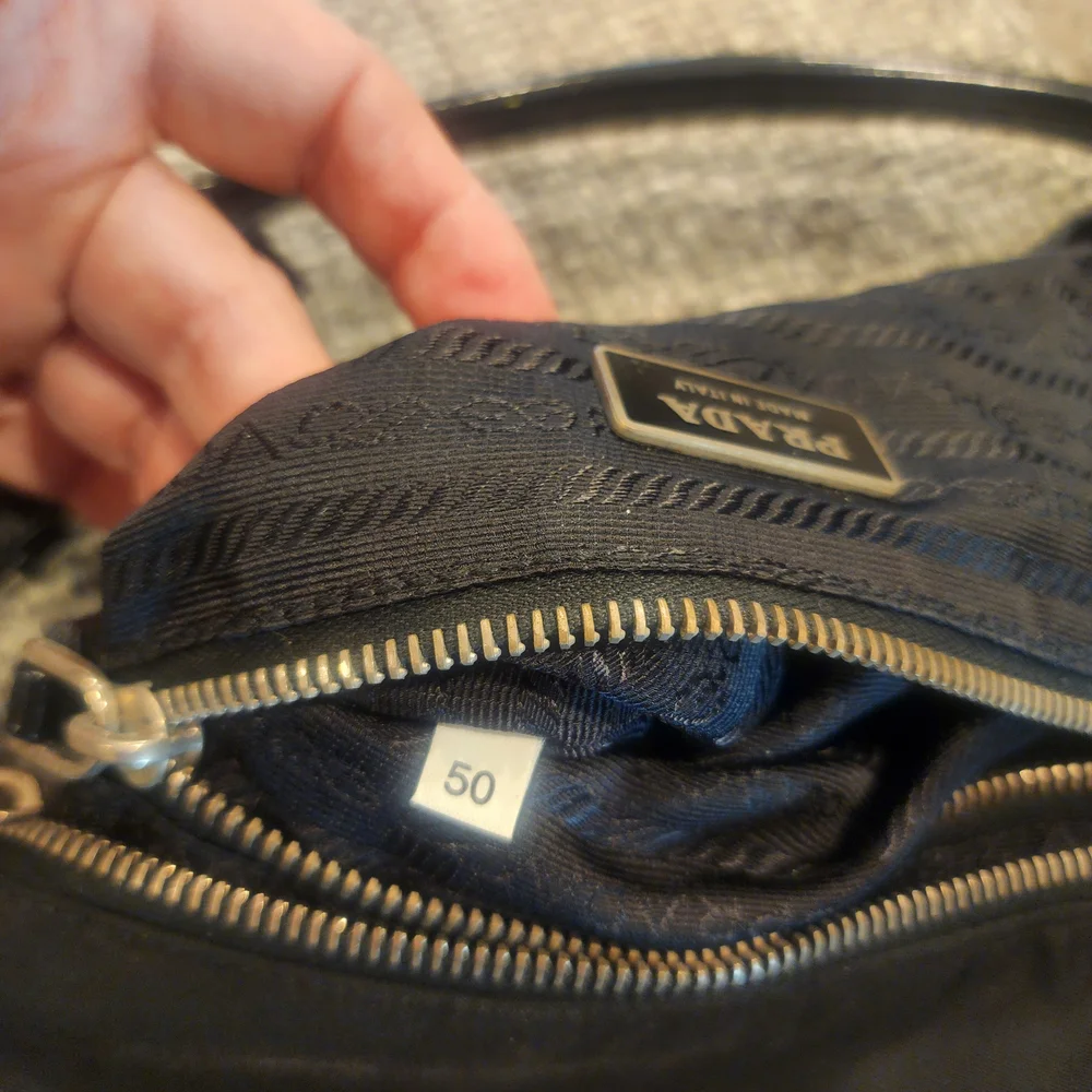 Prada AUTHENTIC small Bag - Picture 8 of 8